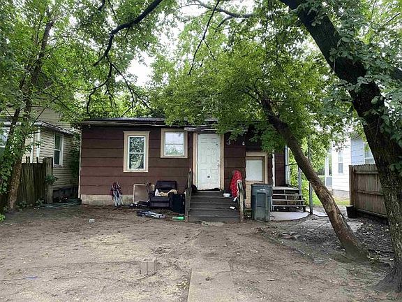 2nd image of 313 E Ewing Ave