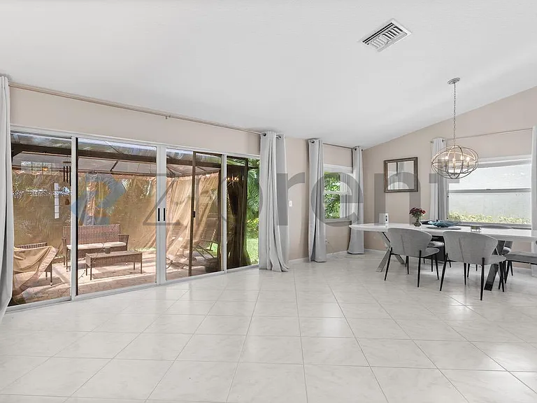 5361 Grande Palm Cir — Photo 6