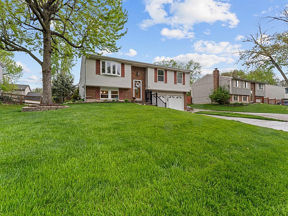 3rd image of 1368 Firethorne Dr