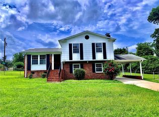 2502 Yow Rd, Greensboro, NC 27407