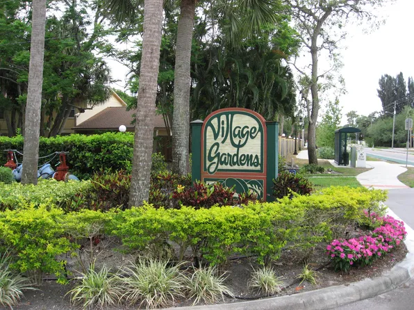 5065 Village Gardens Dr #8, Sarasota, FL 34234