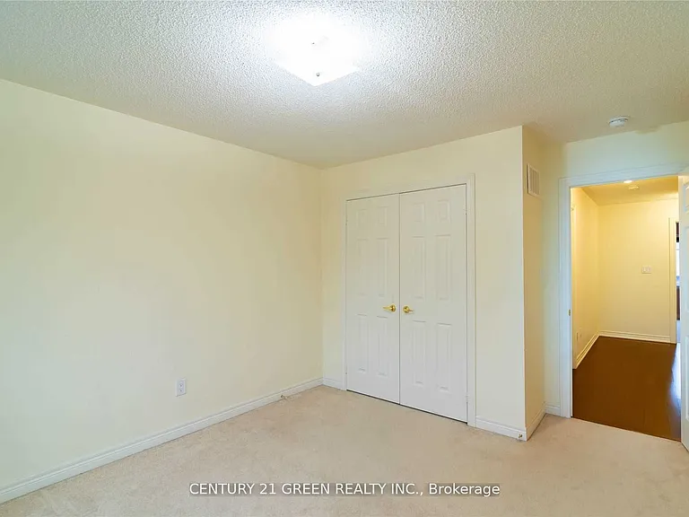 73 Thornbush Blvd — Photo 25