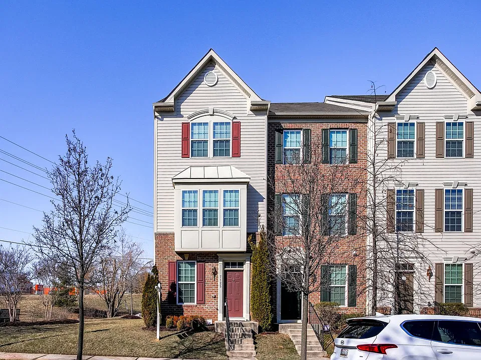 7125 Penny Ln