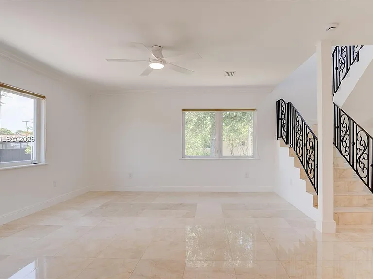 500 SW 51st Ct — Photo 18