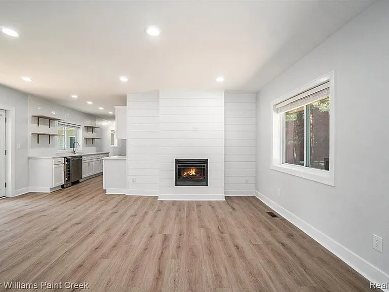 121 14th St — Photo 33