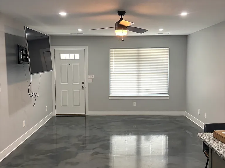 1422 E Elm St #1 — Photo 11