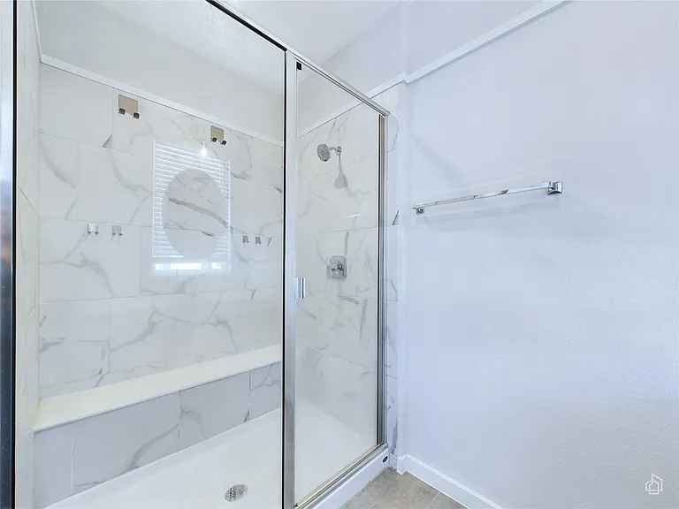 12001 Vista Parke Dr #904 — Photo 12