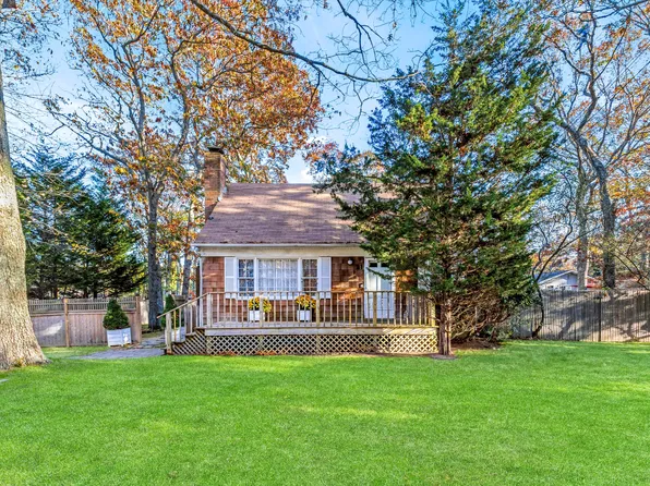 21 5th St, East Hampton, NY 11937