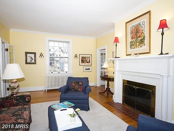 Large Living Rm, wood burning fireplace.