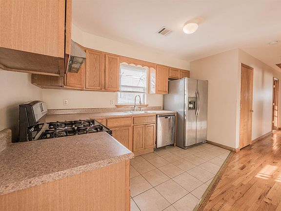 2nd image of 239 Clerk St #2