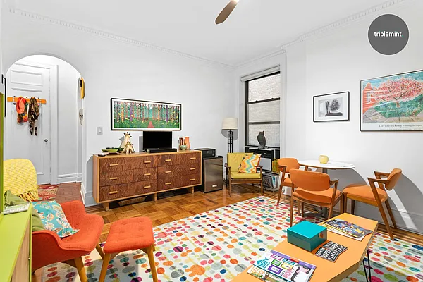 Sold by Triplemint | media 2