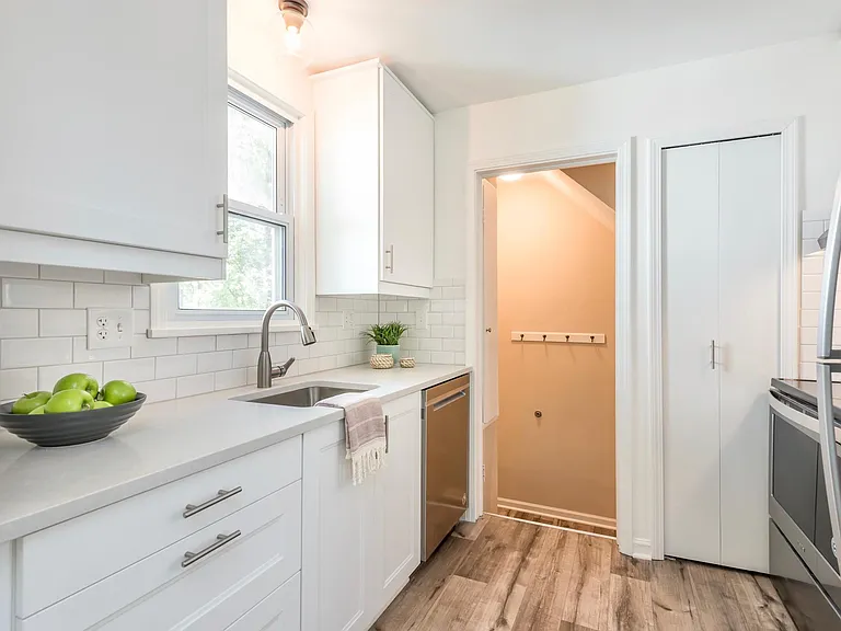 3048 Thomas Ave — Photo 4