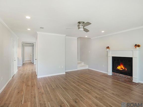 3rd image of 553 Hadley Dr