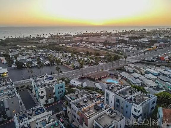 3rd image of 1558 Vista Del Mar Way Unit 3
