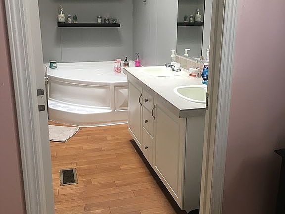 4th image of 147 Pali Dr