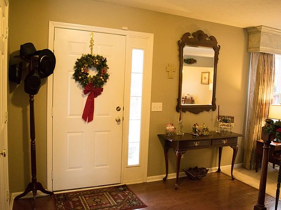 2nd image of 6532 Yorkshire Cir