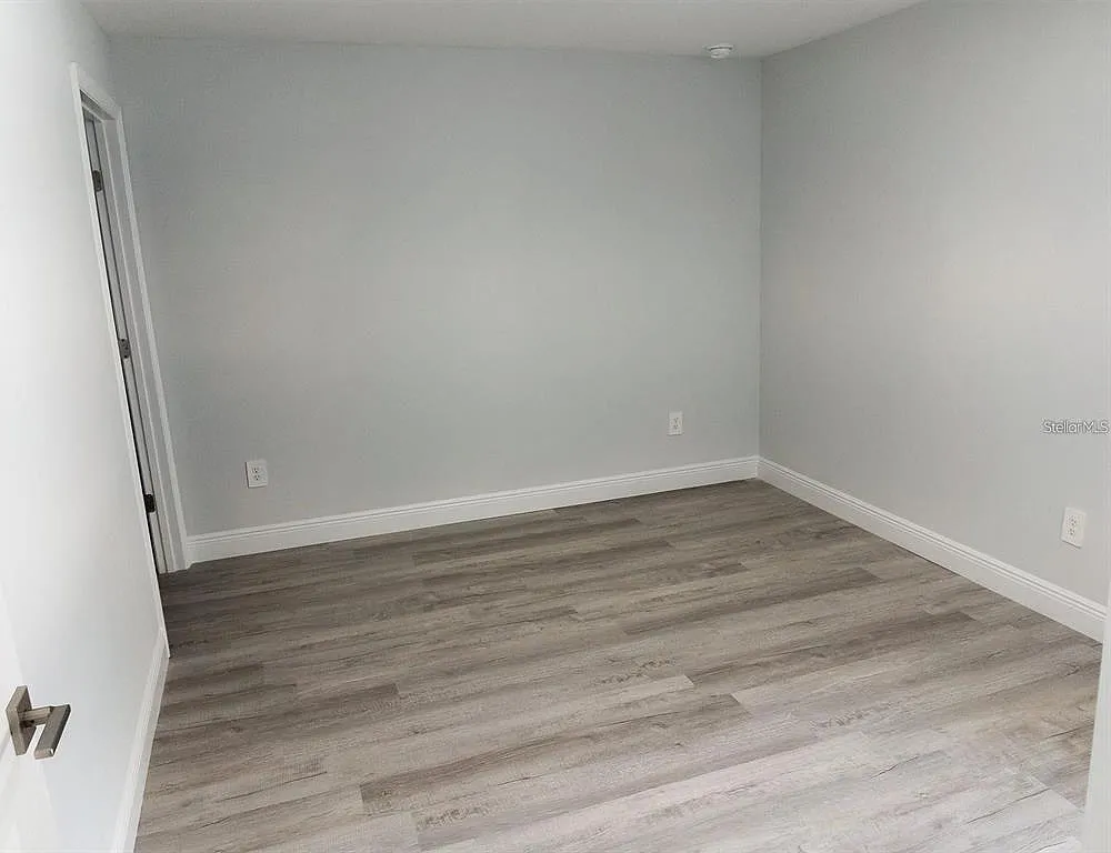 3 bed, 2.0 bath, 1189 sqft, $1,747 — Photo 4