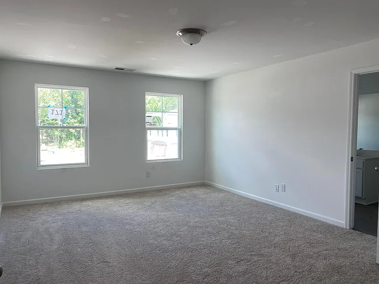 5930 Lyon St — Photo 11