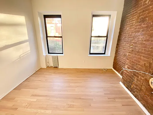 Rented by J PRESTON AND ASSOCIATES INC | media 10