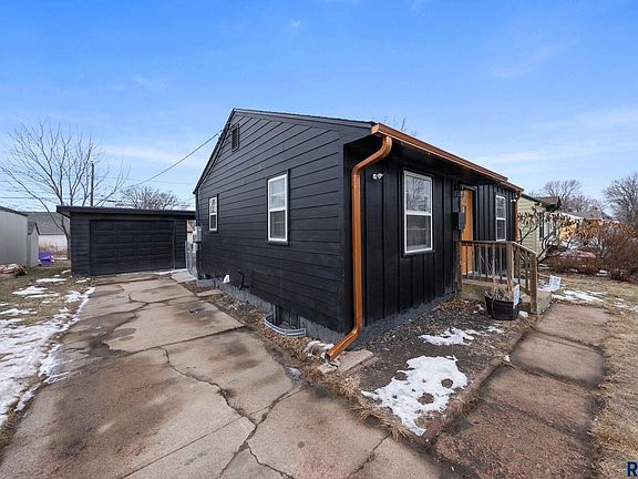 3rd image of 517 S Lyndale Ave