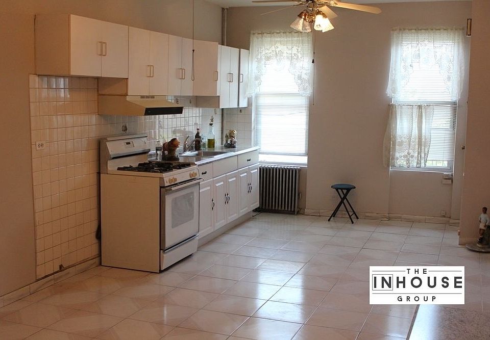 2nd image of 513 Woodward Ave #2
