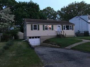 15 Sleepyhollow Dr, Norwalk, CT 06851