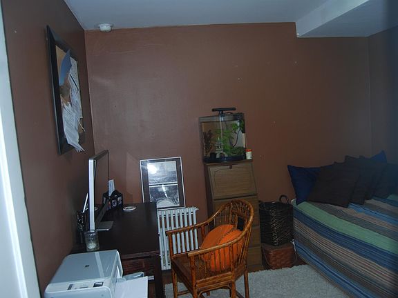 2nd bedroom, great for an office or as a bedroom