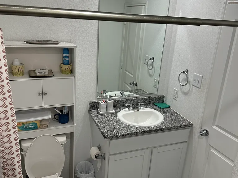 300 Dewberry St #B — Photo 4