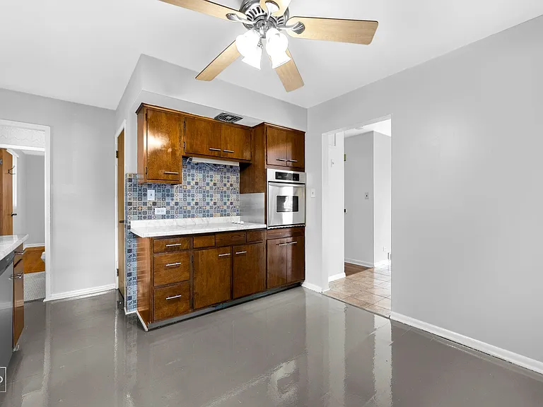 413 E Atwater Ave — Photo 17