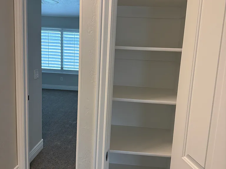 587 N Hills Ct — Photo 11