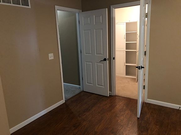 3rd image of 228 Huntsdale Dr