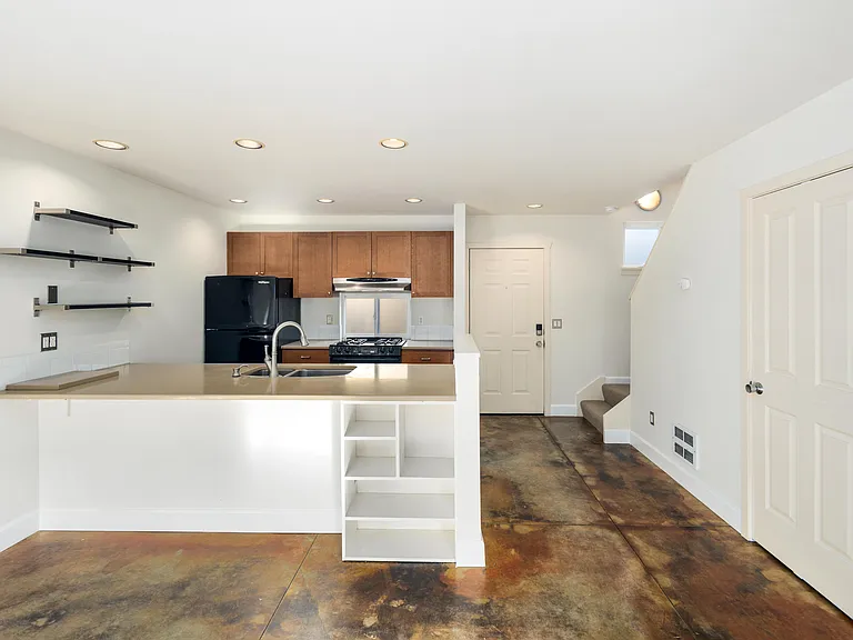 112 22nd Ave — Photo 12