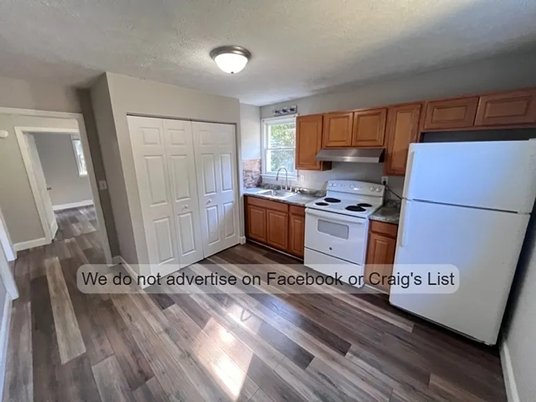 4252 Deadwyler Dr — Photo 3