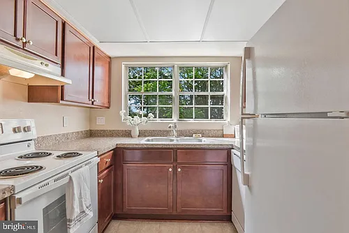 121 Fort Evans Rd SE #D Photo 1 121 Fort Evans Rd SE #D Photo 1