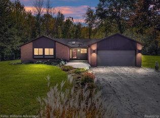 5480 Lyngre Dr, Howell, MI 48843