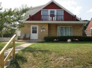 3239 S 43rd St, Greenfield, WI 53219