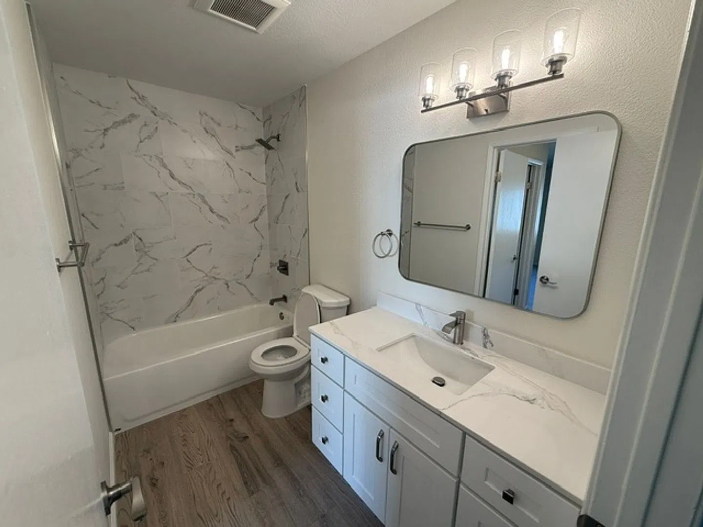 Renovated 2-bedroom Condo Available in Quiet Hercules Neighborhood — Photo 3