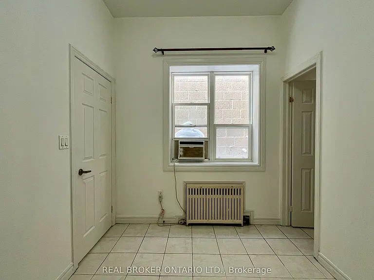 274 Coxwell Ave #2 — Photo 8