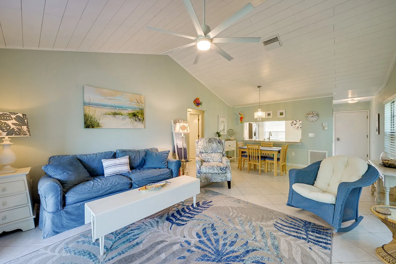 2 bed, 2.0 bath, 1033 sqft, $3,097 — Photo 2