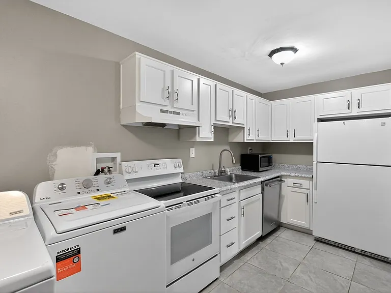 726 Zorn Ave #5 — Photo 6