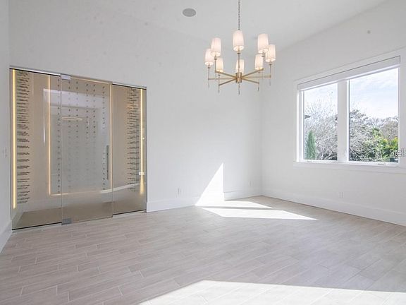 5th image of 108 W Davis Blvd