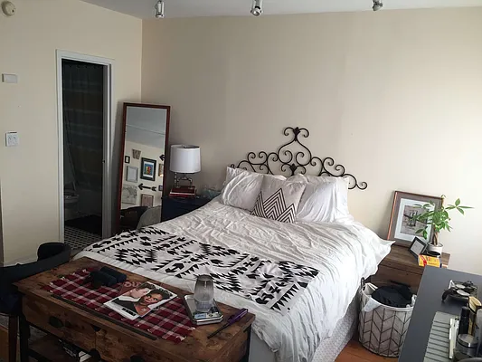 Rented by Blip LLC | media 31