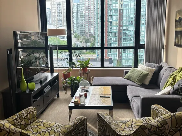 977 Mainland St #1001, Vancouver, BC V6B 1T2