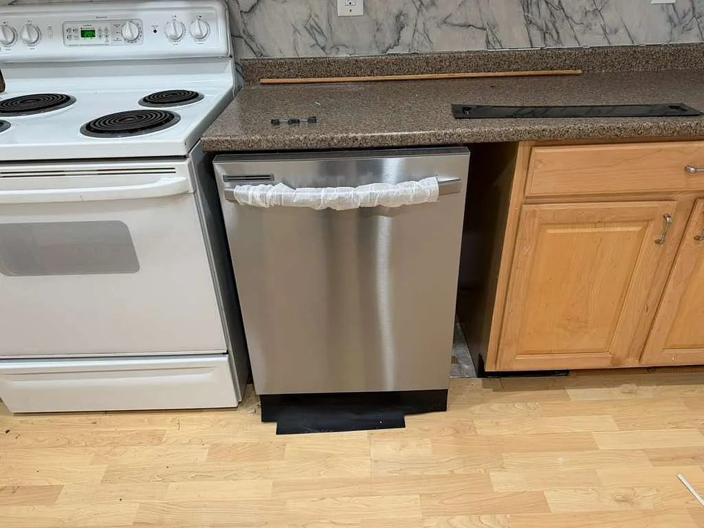 3 bed, 1900 sqft, $1,500 — Photo 1