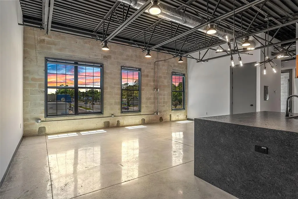 2 bed, 2.0 bath, 1325 sqft, $3,100 — Photo 1