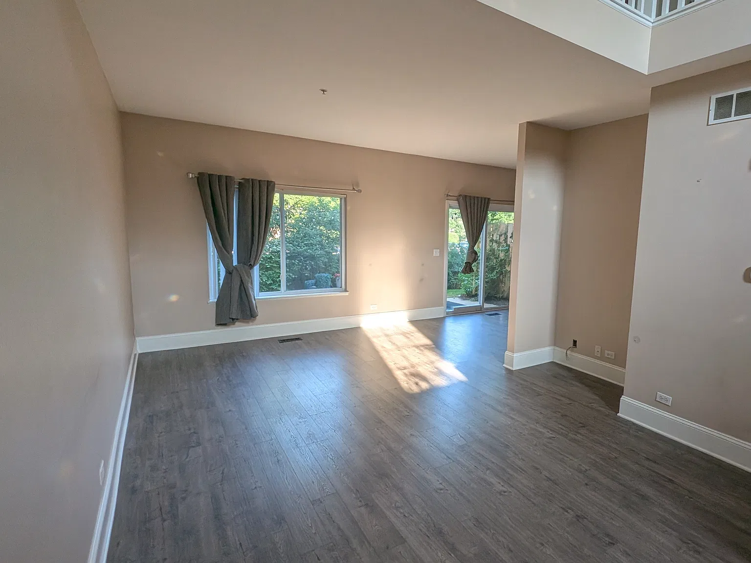 2 bed, 2.5 bath, 1340 sqft, $2,800 — Photo 4