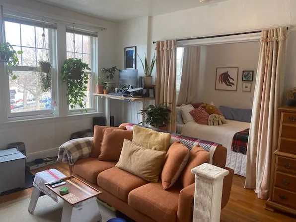 28 Sidlaw Rd, Brighton, MA