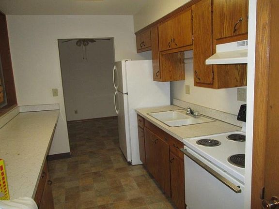 2nd image of 2904 Conklin Dr APT 13