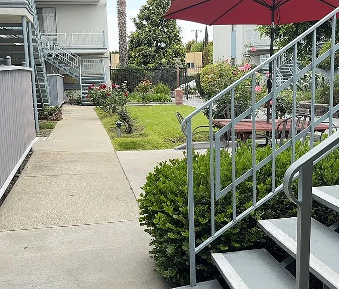 823-825 Fairview Ave #7B — Photo 3
