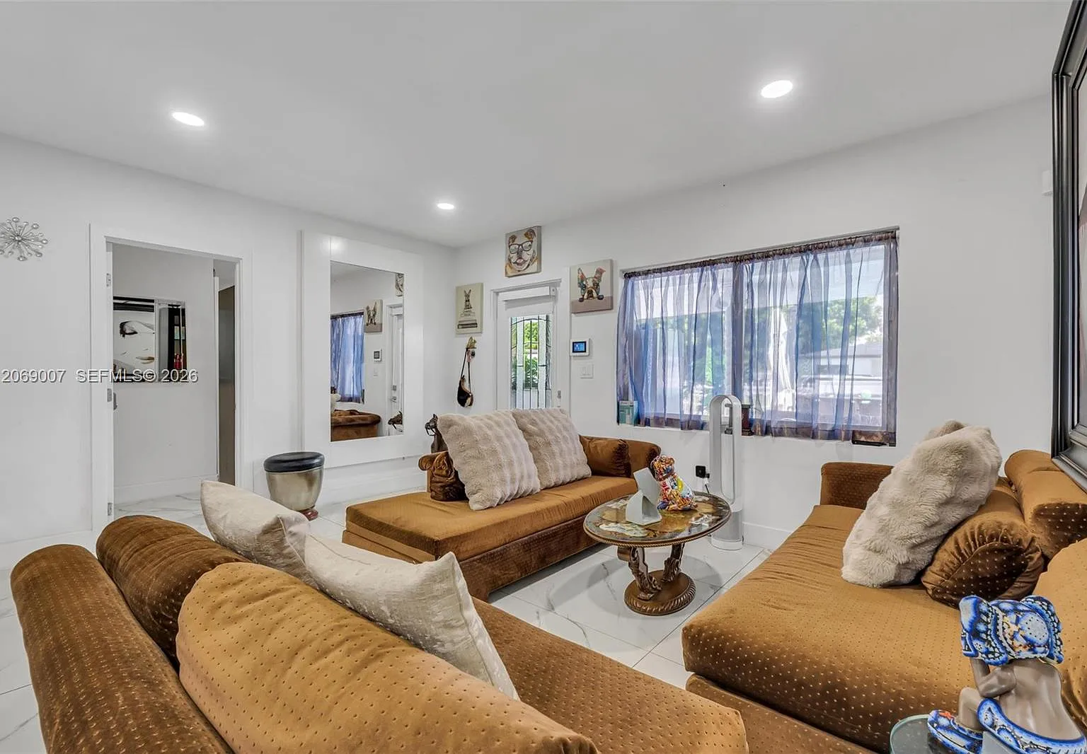 3 bed, 2033 sqft, $3,500 — Photo 1